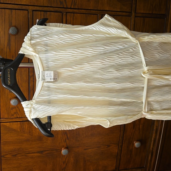 NWT River Island cape-sleeve blouse. Women's sz 14 - Picture 9 of 13